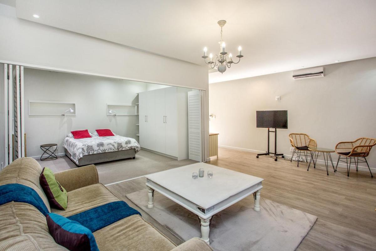 Sunset Beach Holiday Accommodation كيب تاون المظهر الخارجي الصورة